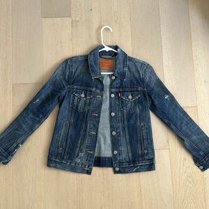 Classic Levi’s denim trucker jacket